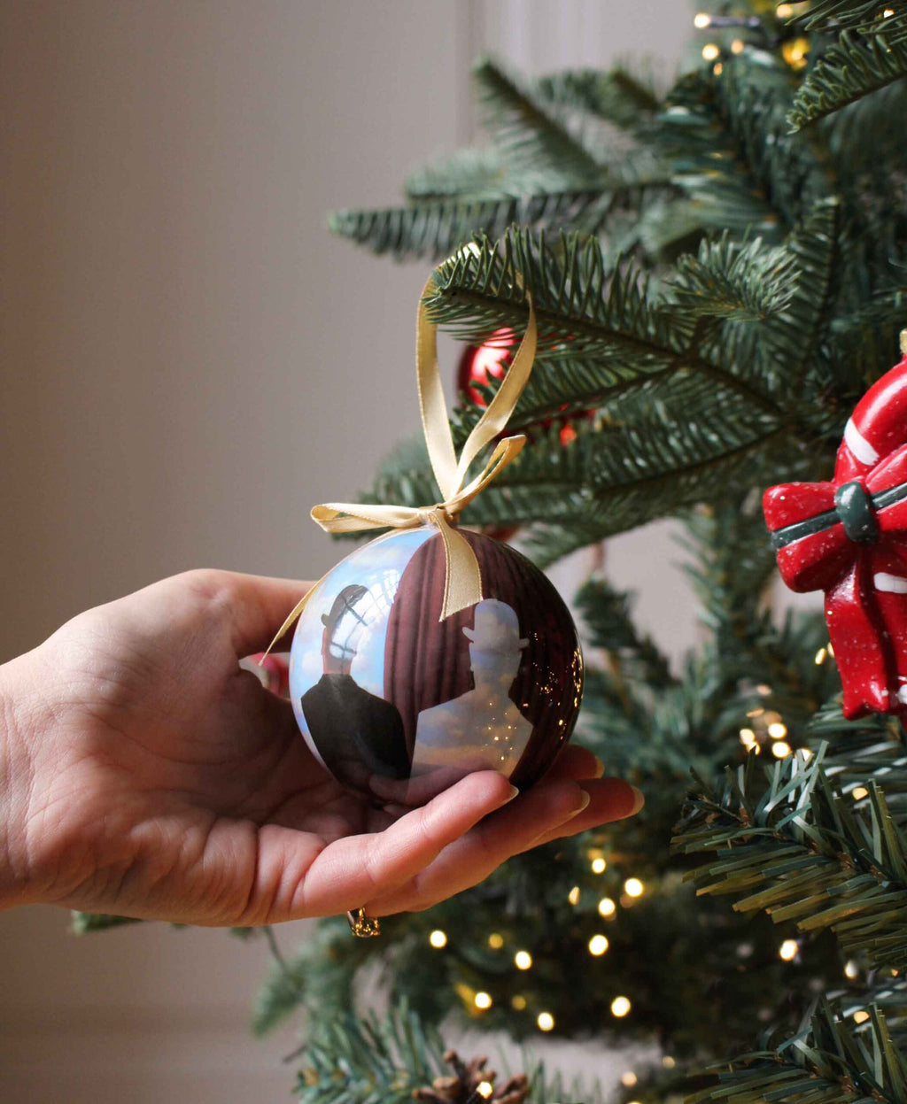 Christmas bauble "The Decalcomania"